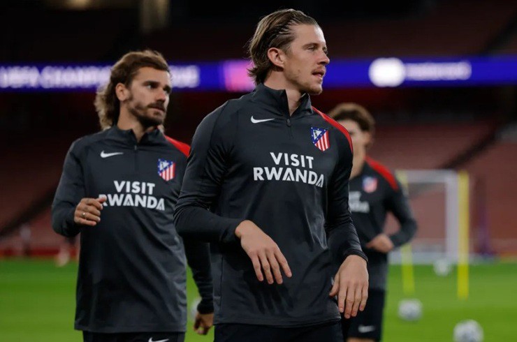 Các cầu thủ Atletico Madrid không thể tắm sau buổi tập do sự cố mất nước nóng trong phòng thay đồ sân Emirates