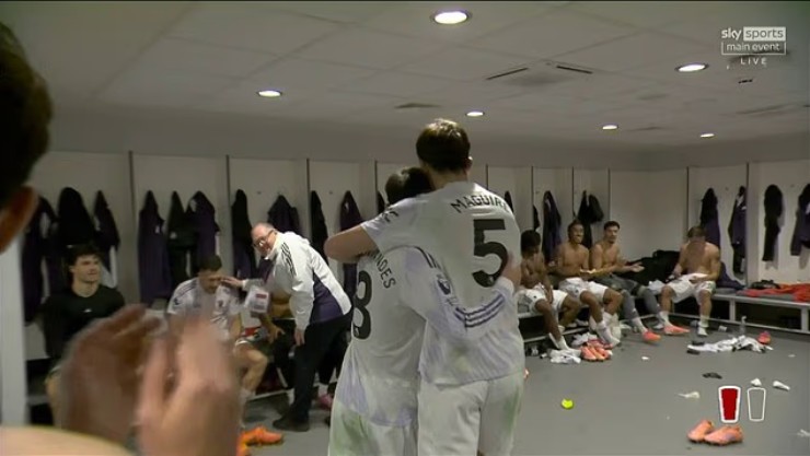 Dàn sao MU ăn mừng cuồng nhiệt như vô địch, tự hào chiến tích hạ gục Liverpool - 2