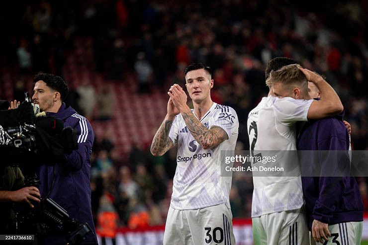 Dàn sao MU ăn mừng cuồng nhiệt như vô địch, tự hào chiến tích hạ gục Liverpool - 6