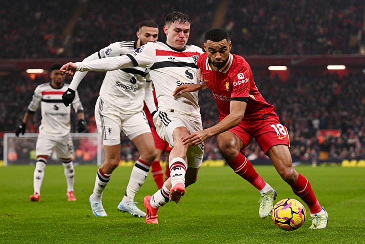 Liverpool và MU gặp nhau trong bối cảnh hai đội đều có phong độ không tốt