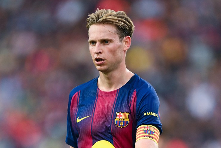 De Jong khiến Barcelona lo lắng