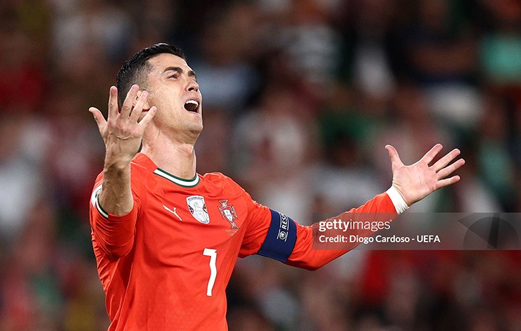 Ronaldo bất lực khi Bồ Đào Nha bị&nbsp;Hungary cầm hòa