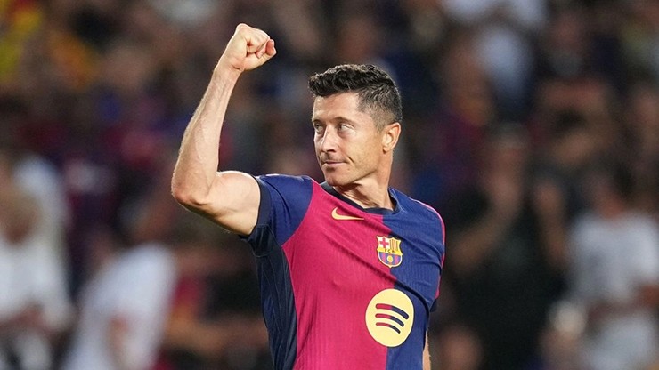 Với tình hình hiện tại, Lewandowski có thể sẽ thay đổi suy nghĩ về lời đề nghị của Ronaldo