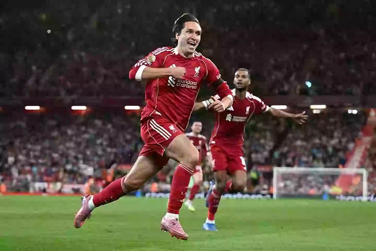 Chiesa tỏa sáng trong màu áo Liverpool mùa này