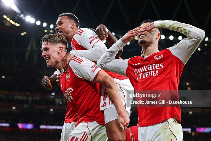 Arsenal quá mạnh