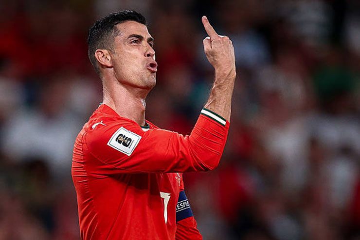 Cristiano Ronaldo vẫn ghi bàn đều đặn ở tuổi 40