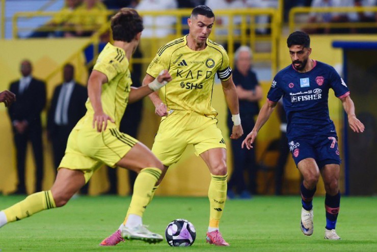Ronaldo lại tỏa sáng giúp Al Nassr thoát hiểm