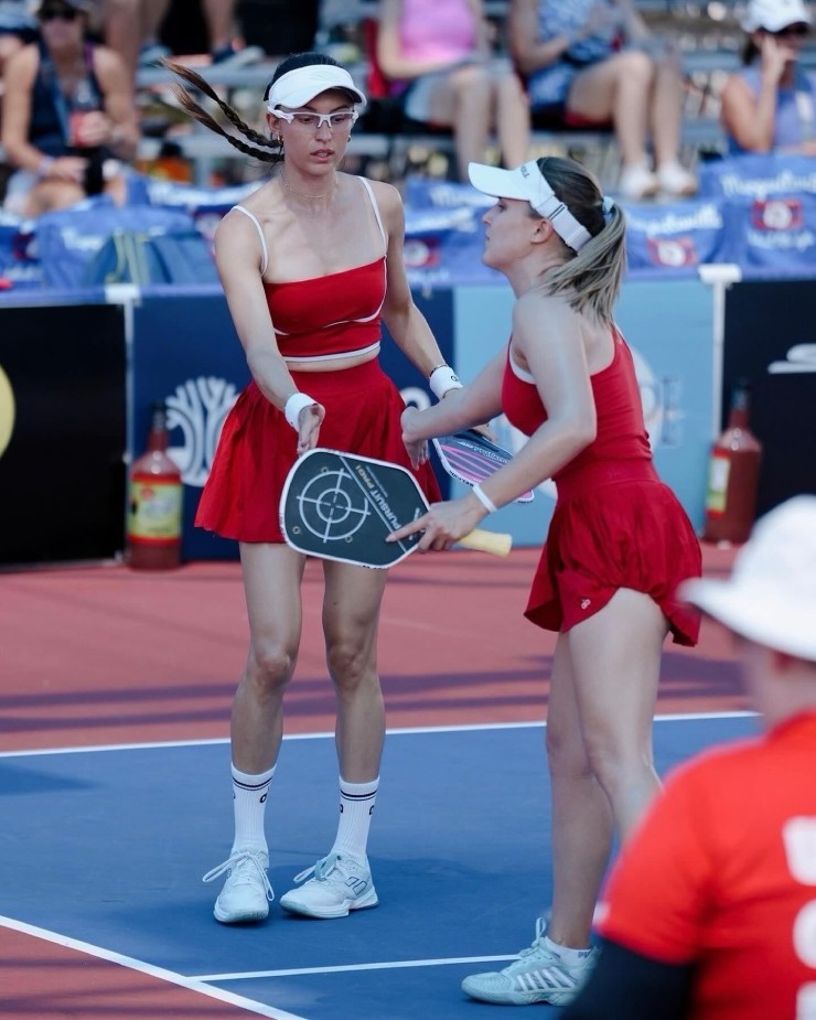 Phong cách này không hề hiếm với các sự kiện pickleball trên thế giới
