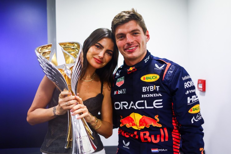 Nhà vô địch thế giới Max Verstappen hạnh phúc bên người đẹp Kelly Piquet