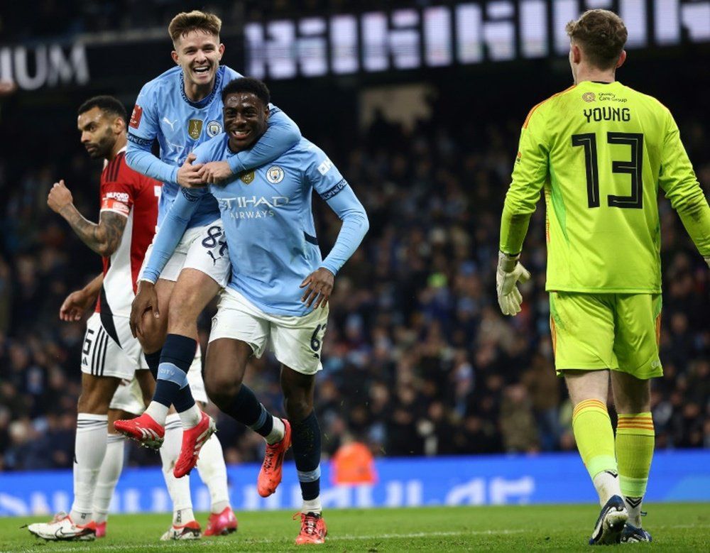 Man City thăng tới 8-0 trước Salford ở mùa trước