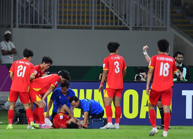 Những “cánh tay nối dài” của HLV Kim Sang-sik - 5