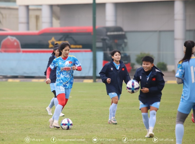ĐT nữ Việt Nam tích cực tập luyện chuẩn bị cho VCK Asian Cup nữ 2026. (Ảnh: VFF). 