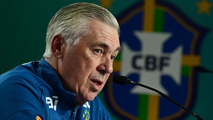 Rene Meulensteen tin rằng chỉ có HLV Ancelotti mới giúp MU tìm lại được vị thế đã mất