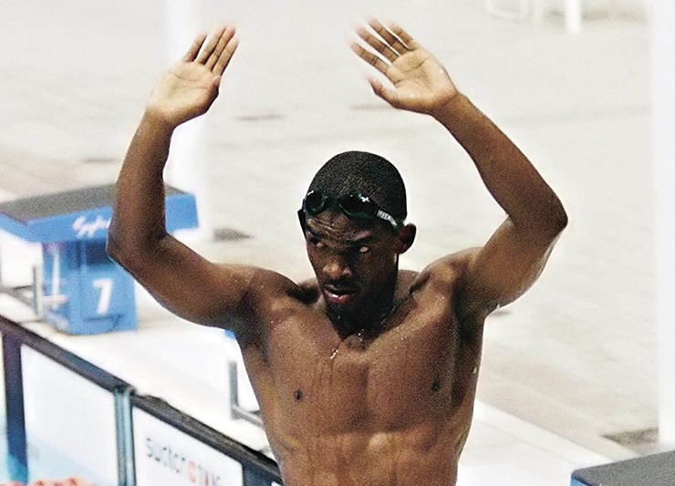 Eric Moussambani chật vật hoàn thành 100m tự do tại Olympic Sydney 2000