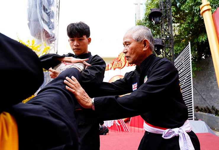 Môn sinh cần có cơ bản vững vàng, nhiều năm tập luyện mới được truyền dạy kỹ thuật chuyên sâu của "võ ngựa"