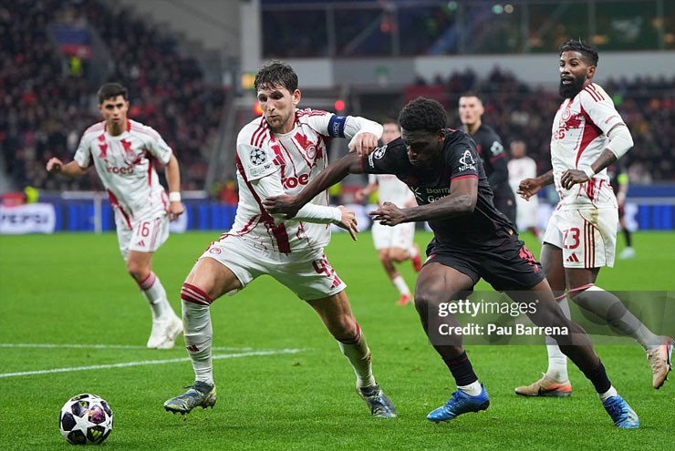 Olympiakos gặp nhiều khó khăn khi chạm trán&nbsp;Leverkusen